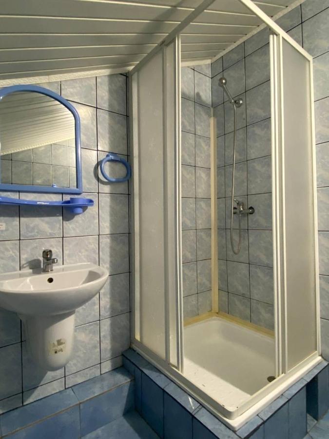 Lemon Hotell Drohobytj Exteriör bild