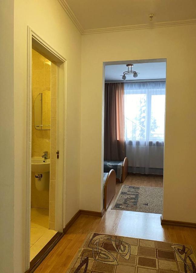 Lemon Hotell Drohobytj Exteriör bild