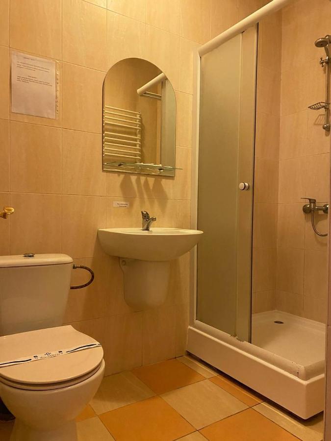 Lemon Hotell Drohobytj Exteriör bild