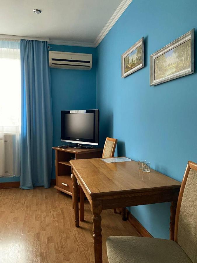 Lemon Hotell Drohobytj Exteriör bild