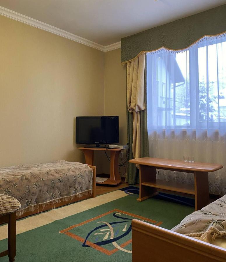 Lemon Hotell Drohobytj Exteriör bild
