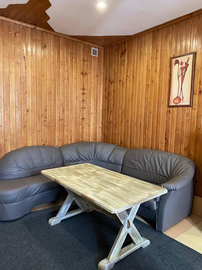 Lemon Hotell Drohobytj Exteriör bild